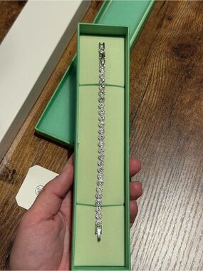 Brand New Swarovski Silver Crystal Tennis Bracelet